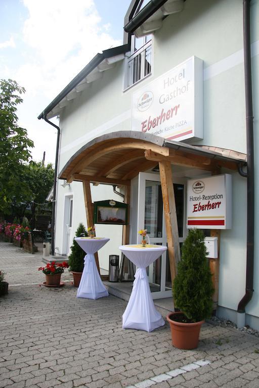Hotel-Gasthof Eberherr Forstinning Esterno foto